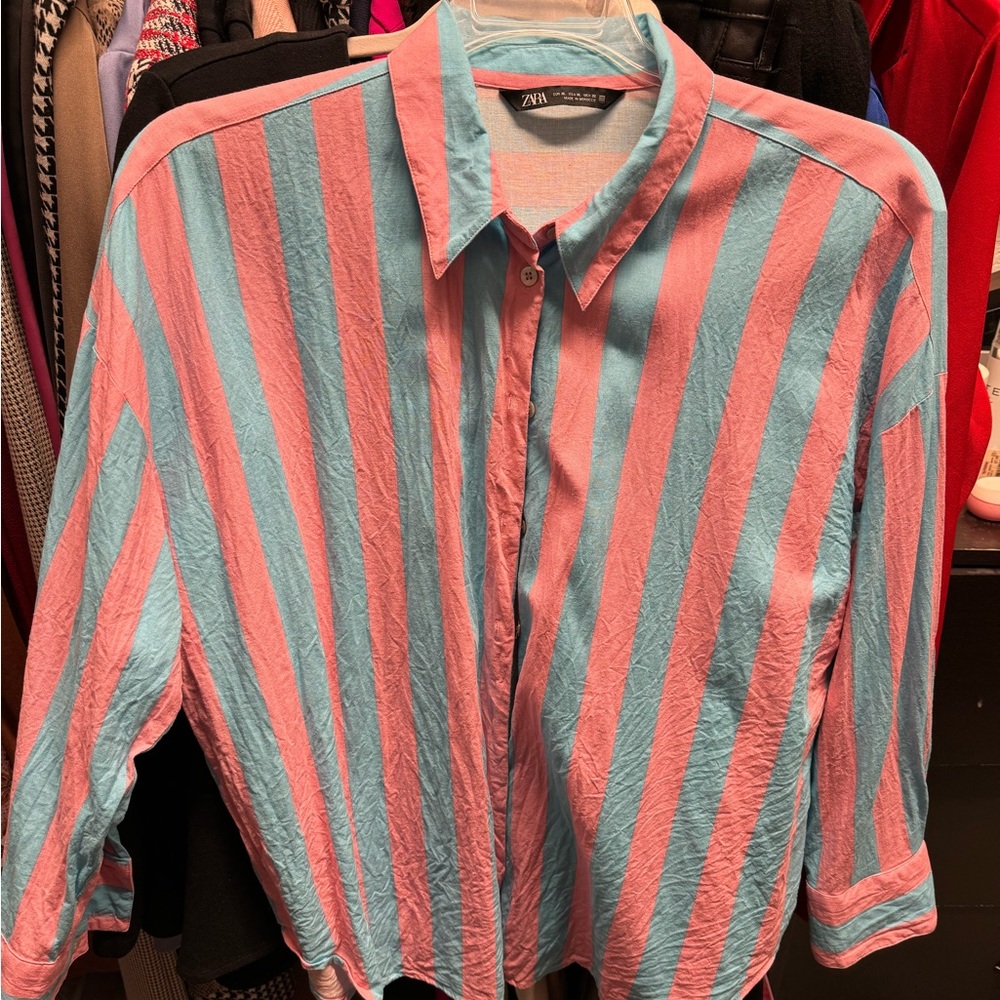 Zara blouse worn once. Like new. Size XL